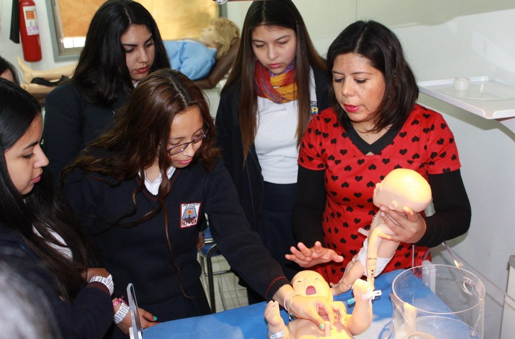 Facultad de Ciencias de la Salud invitó a estudiantes de Copiapó a conocer sus carreras
